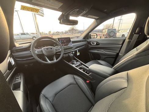 New 2026 Jeep Compass Latitude AWD/4WD image 7