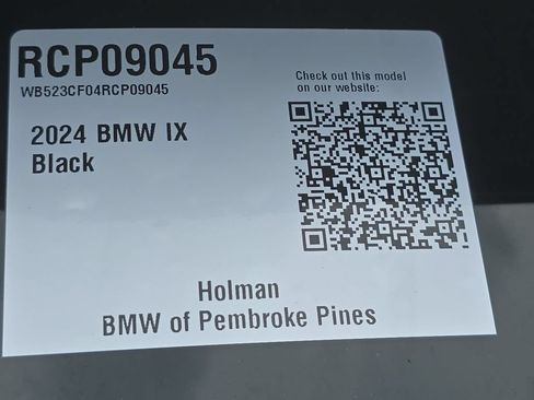 Used 2024 BMW iX xDrive50 w/ Premium Package AWD/4WD image 21