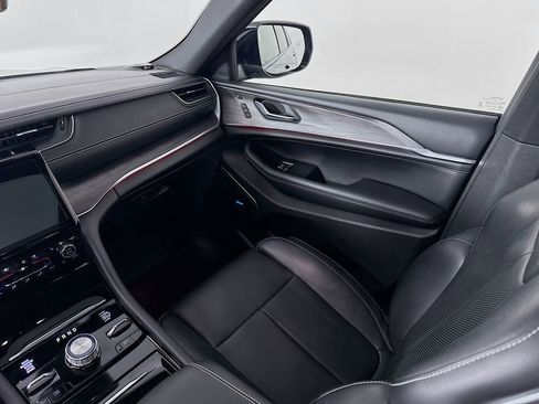 Used 2021 Jeep Grand Cherokee L Overland w/ Luxury Tech Group IV image 25