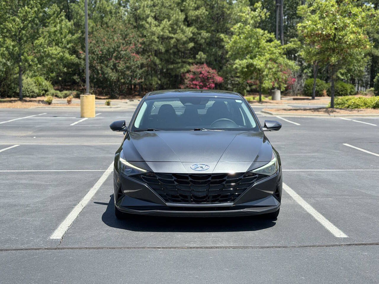 Used 2022 Hyundai Elantra SEL FWD image 2
