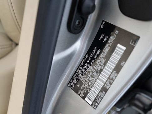 Used 2016 Lexus LX 570 4WD w/ Luxury Package image 39