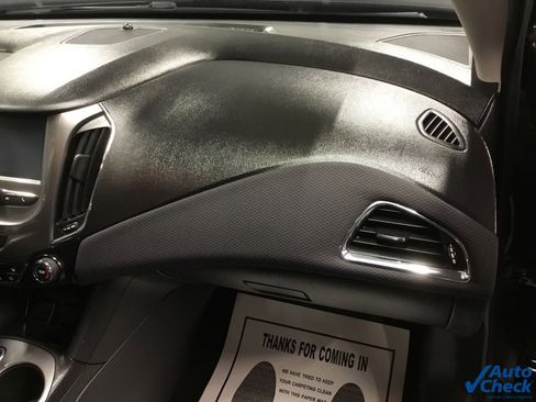 Used 2017 Chevrolet Cruze LT image 38