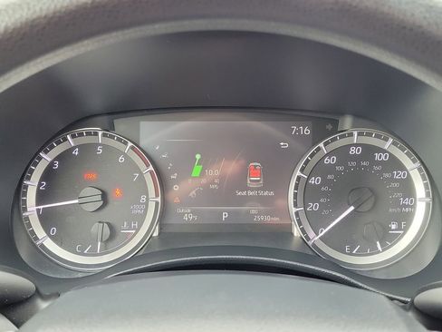 Used 2023 Toyota Highlander LE image 25