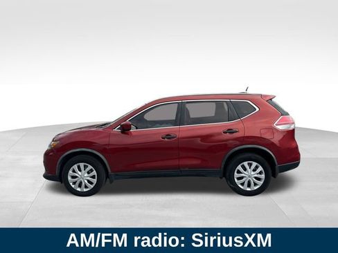 Used 2016 Nissan Rogue S image 2