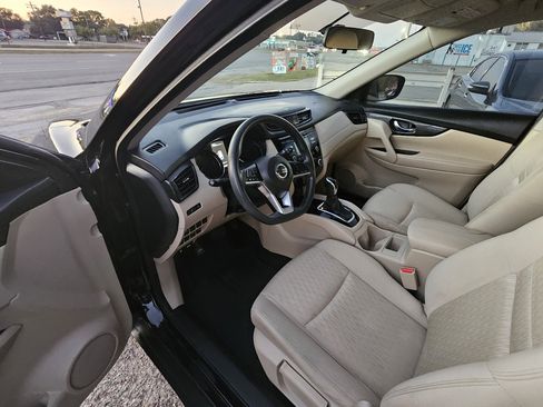 Used 2017 Nissan Rogue S image 16