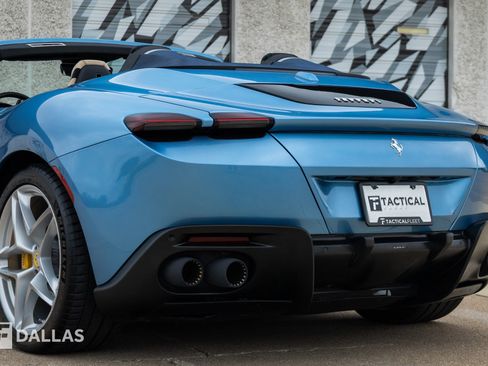 Used 2024 Ferrari Roma Spider RWD image 12