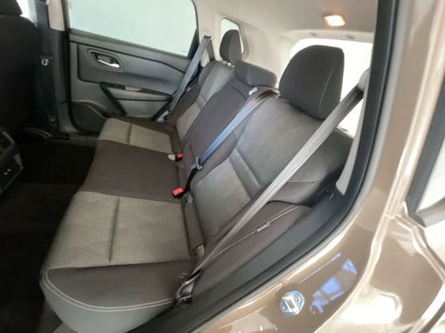 Used 2025 Nissan Rogue SV image 21