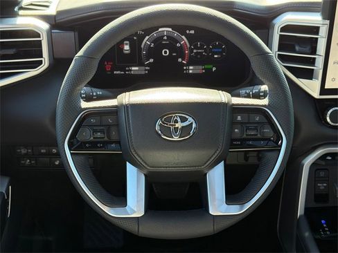 Used 2025 Toyota Sequoia Platinum image 15