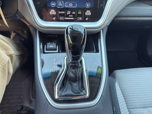 Used 2020 Subaru Outback Premium image 20