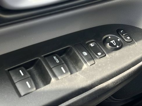 Used 2021 Honda CR-V LX image 16