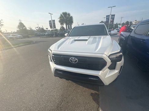 Used 2025 Toyota Tacoma TRD Sport RWD image 6