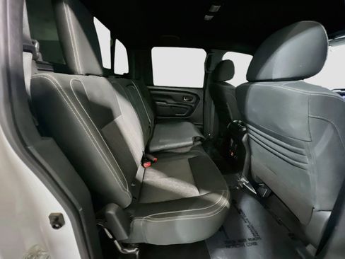 Used 2019 Nissan Titan SV w/ SV Convenience Package RWD image 20