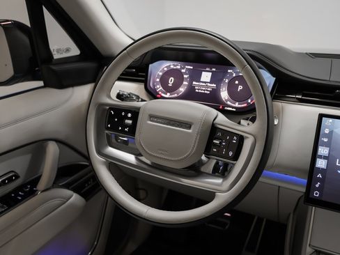 Used 2024 Land Rover Range Rover SV image 45