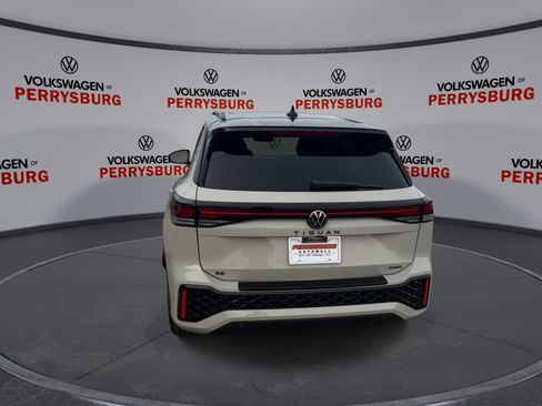 New 2026 Volkswagen Tiguan SE R-Line image 7