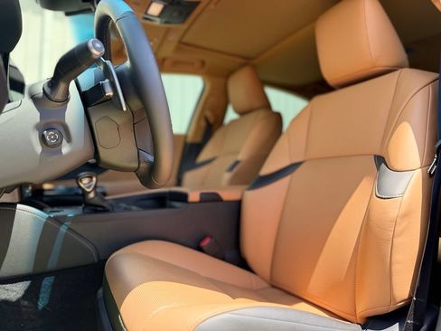 Used 2023 Lexus ES 350 w/ Premium Package FWD image 15
