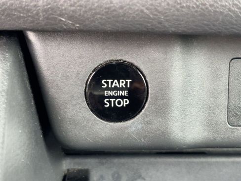 Used 2024 Nissan Rogue SV image 24