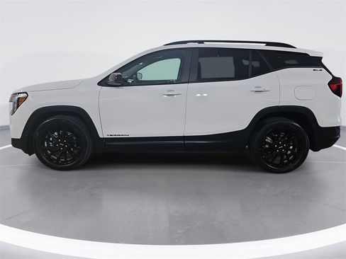 Certified 2023 GMC Terrain SLE w/ Driver Convenience Package image 7