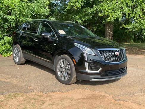 Used 2025 Cadillac XT5 Premium Luxury FWD image 3