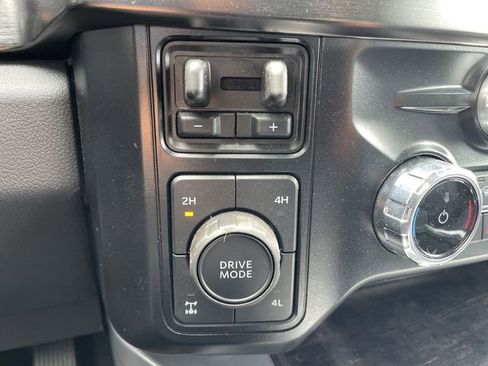 Used 2024 Ford F250 Lariat w/ Lariat Ultimate Package AWD/4WD image 18