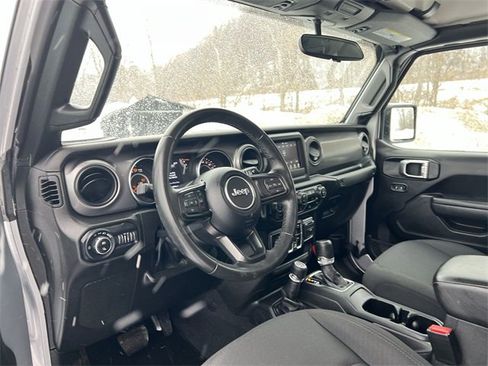 Used 2022 Jeep Gladiator Sport image 10