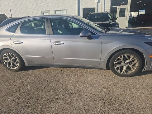 Used 2023 Hyundai Sonata SEL FWD image 3