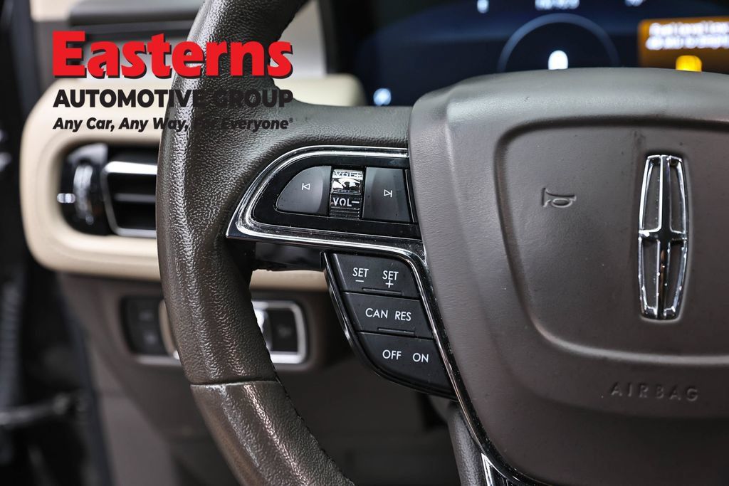 Used 2022 Lincoln Nautilus AWD w/ Premium Package image 17