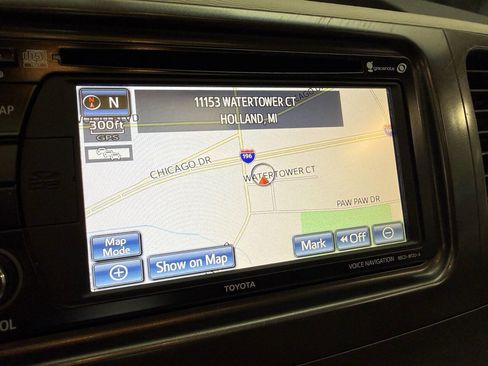 Used 2013 Toyota Sienna XLE image 16