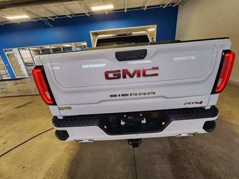 Used 2025 GMC Sierra 1500 AT4 image 3