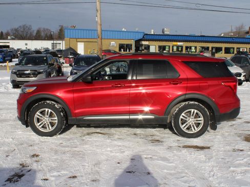 Used 2020 Ford Explorer XLT w/ Comfort Package image 5