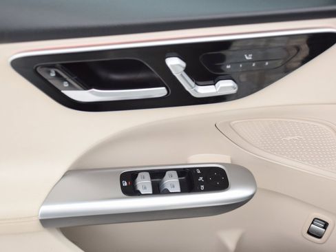 Certified 2023 Mercedes-Benz C 300 Sedan image 21