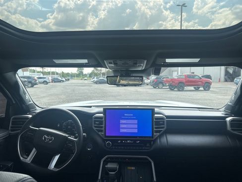 Used 2023 Toyota Sequoia Platinum image 31