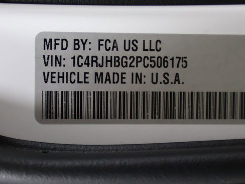 Used 2023 Jeep Grand Cherokee Limited image 44