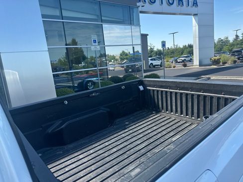 Used 2016 Toyota Tacoma SR5 w/ SR5 Appearance Package (SN) AWD/4WD image 20
