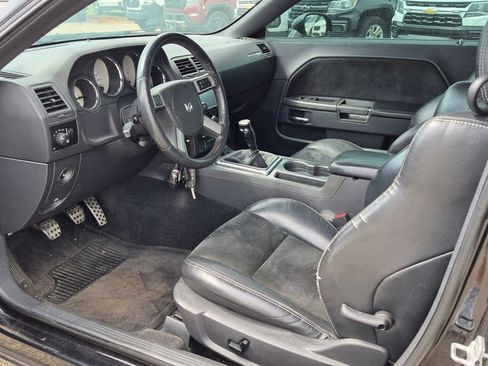 Used 2009 Dodge Challenger SRT8 w/ SRT Option Group II RWD image 12
