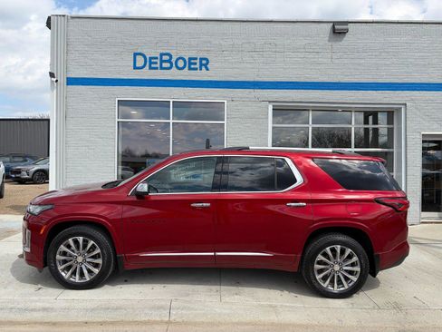 Used 2022 Chevrolet Traverse Premier w/ LPO, Floor Liner Package AWD/4WD image 2