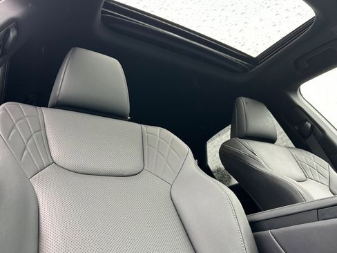 Used 2025 Lexus RX 350 FWD w/ Technology Package image 18