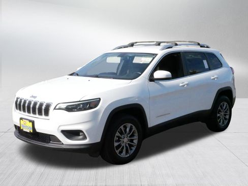 Used 2020 Jeep Cherokee Latitude Plus w/ Cold Weather Group image 3