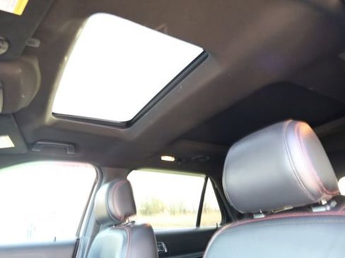 Used 2017 Ford Explorer Sport w/ Equipment Group 401A image 28