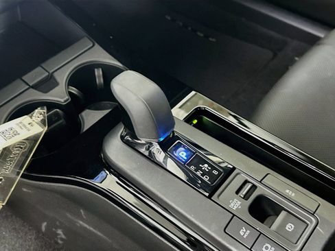 Used 2023 Toyota Prius XLE FWD image 21