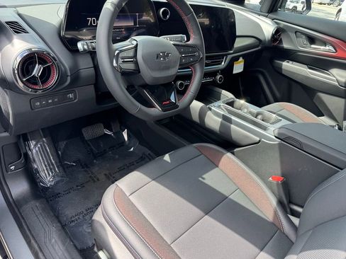 New 2026 Chevrolet Equinox EV RS AWD/4WD image 13