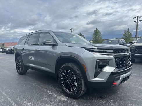Certified 2025 Chevrolet Traverse Z71 w/ Driver Confidence Package AWD/4WD image 12
