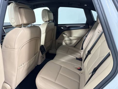 Certified 2025 Porsche Macan image 26