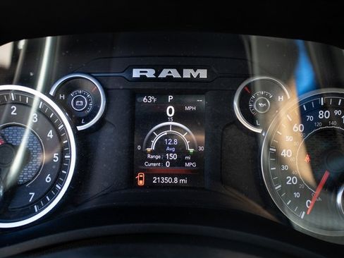 Used 2024 RAM 2500 Tradesman w/ Chrome Appearance Group image 13