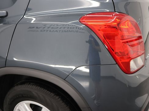 Used 2021 Chevrolet Trax LS w/ Tint and Cruise Package image 29