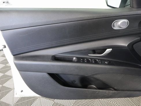 Used 2021 Hyundai Elantra SEL image 10