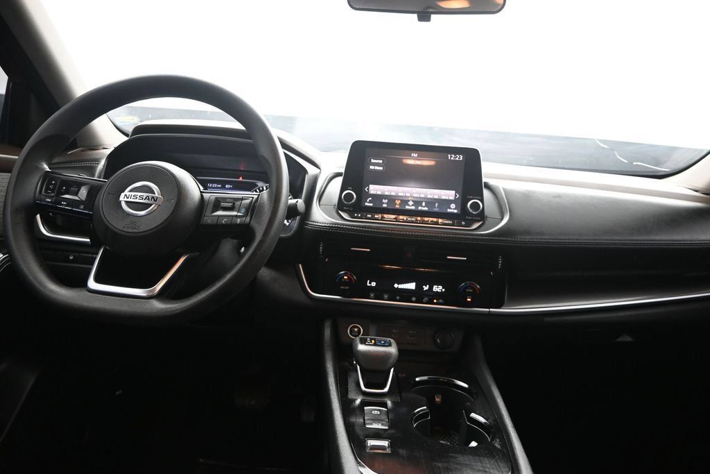 Used 2021 Nissan Rogue SV FWD image 19