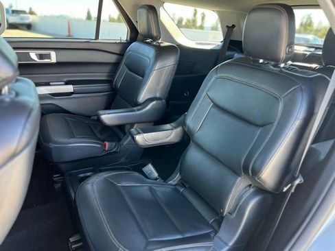Used 2020 Ford Explorer XLT w/ Equipment Group 202A image 15