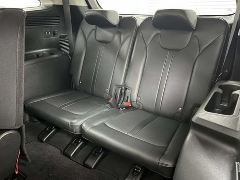 Used 2024 Kia Sorento S FWD image 19
