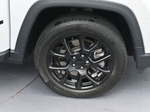 Used 2023 Jeep Compass Latitude AWD/4WD image 28