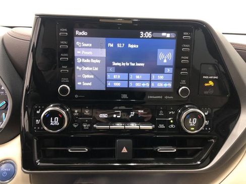 Used 2022 Toyota Highlander Limited image 20